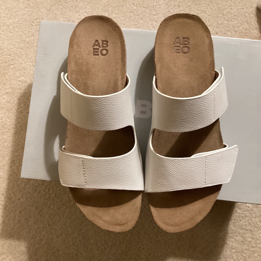 Abeo Gabie sandal white size 8.5 neutral